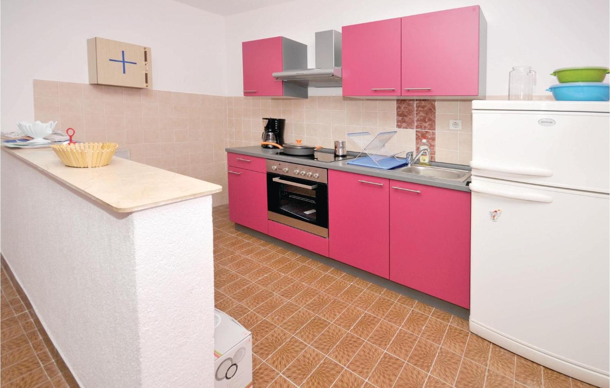 2 Bedroom Cozy Apartment In Marina Eksteriør billede